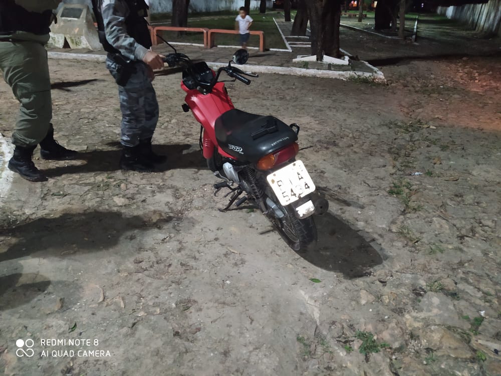 Motocicleta apreendida pela PM 