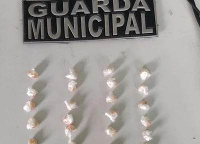 Droga apreendida com o suspeito