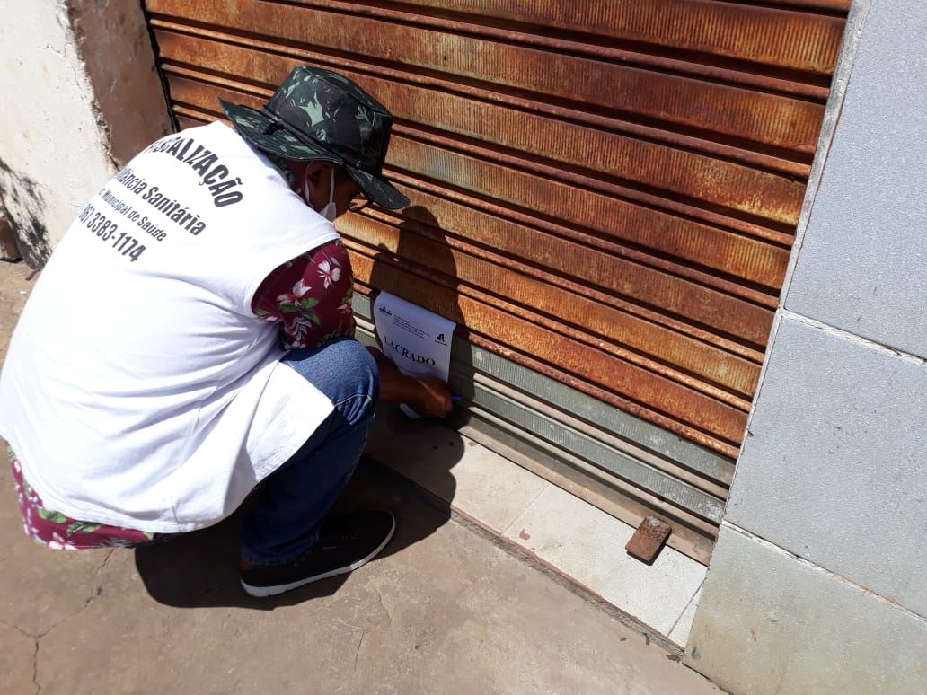 Vigilância Sanitária interdita estabelecimentos na cidade Esperantina 
