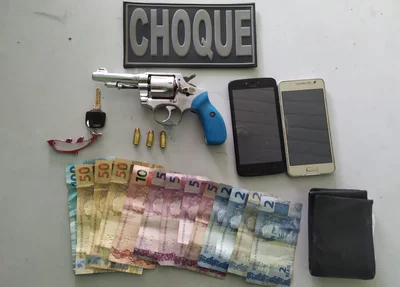 Objetos apreendidos com o casal