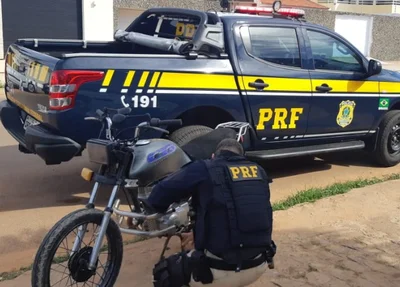Motocicleta apreendida em Campo Grande do Piauí