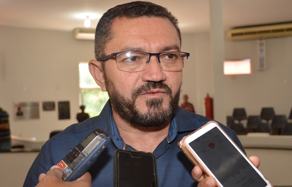 Padre Walmir atrasa último repasse para o Picos.