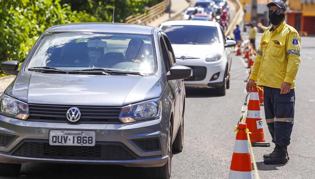 Strans no local ajudando a fiscalização 