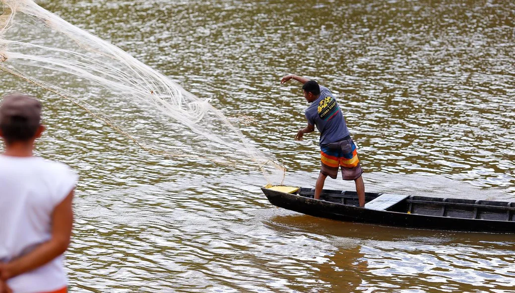 Pescador procura por corpo de criança que desapareceu no Rio Poti