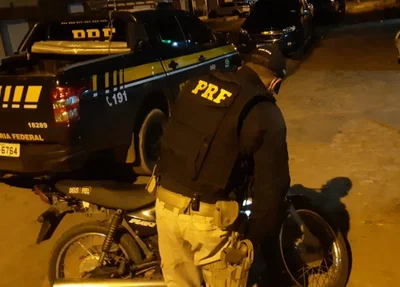 Motocicleta recuperada pela PRF em Santo Antônio de Lisboa