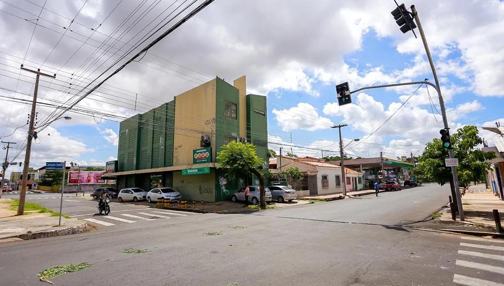 Cruzamento da Avenida Campo Sales com Magalhães Filho