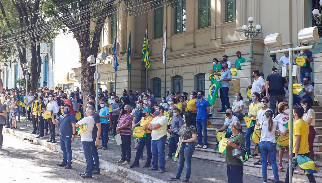 Manifestantes no centro de Teresina