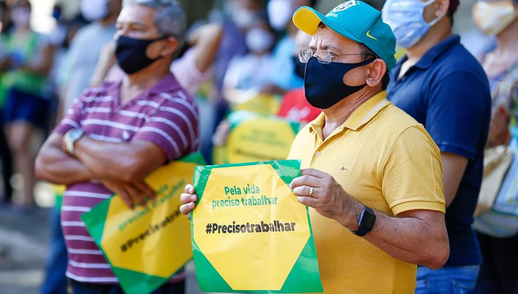 Manifestantes querem reabertura do comércio em Teresina