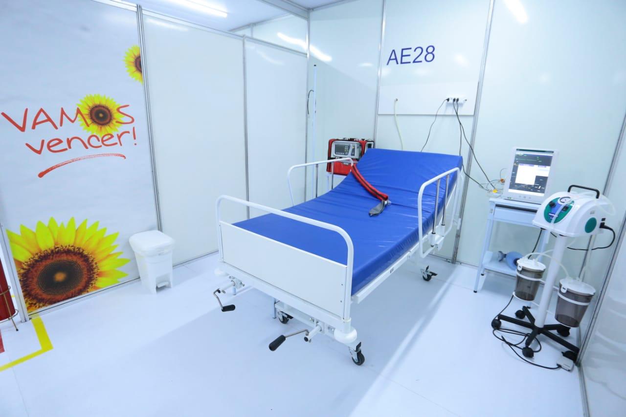 Leito clínico em hospital campanha do Verdão