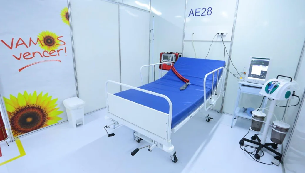 Leito clínico em hospital campanha do Verdão