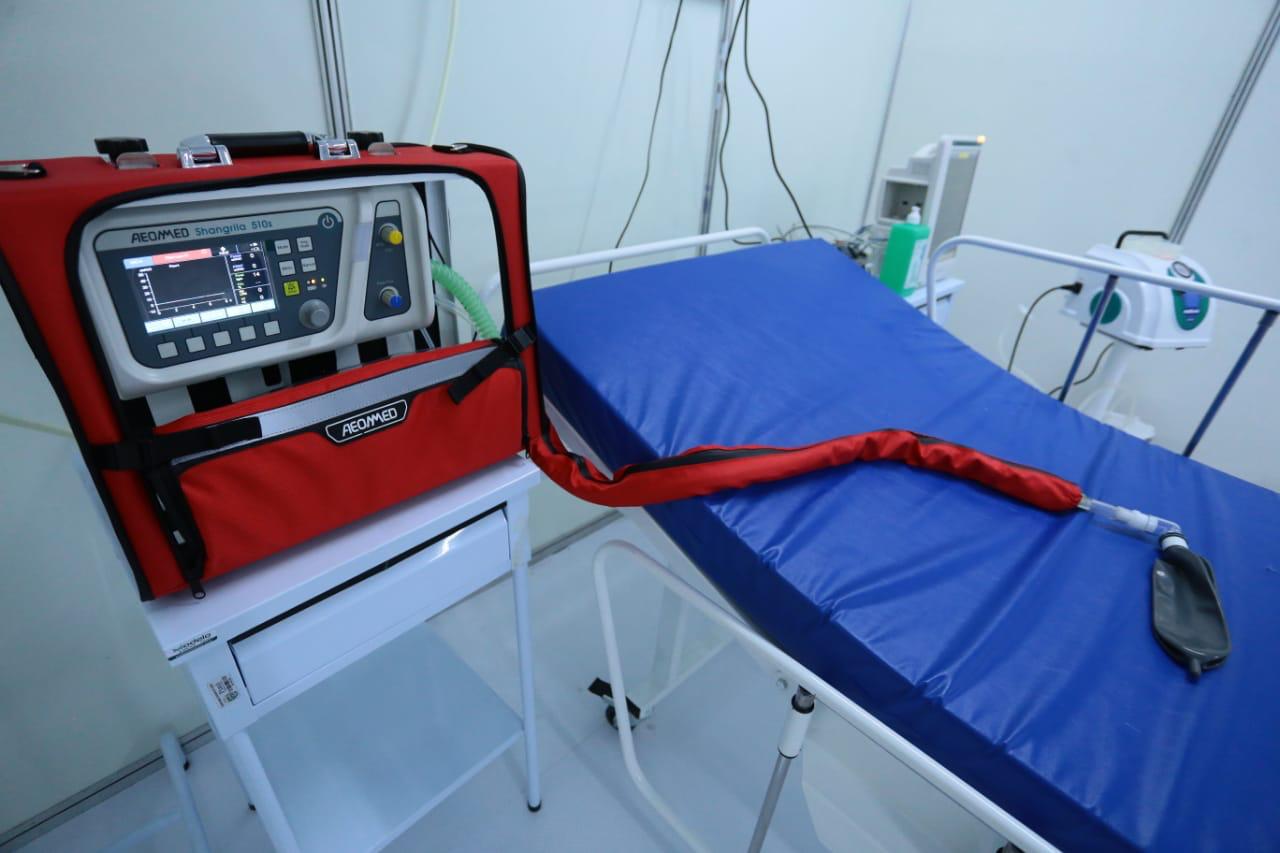 Respirador em leito clínico do hospital