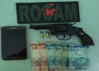 Arma apreendida com o acusado