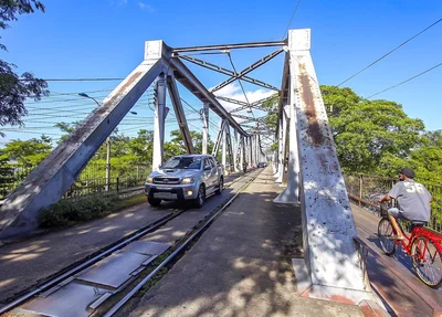 Fluxo livre de veículos na Ponte Metálica