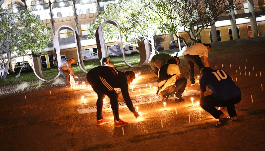 Manifestação na frente da Alepi
