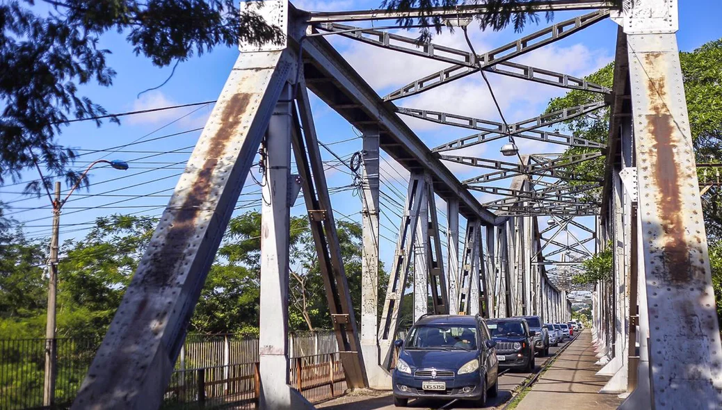 Ponte Metálica está com fluxo livre 