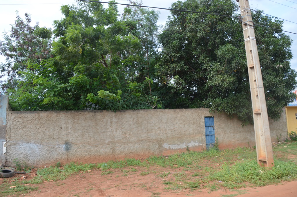 Prédio onde funcionava o distrito continua abandonado