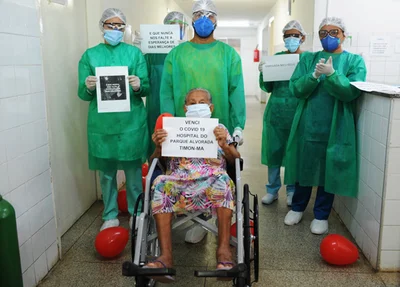 Dina Alves deixou o hospital nessa quinta-feira