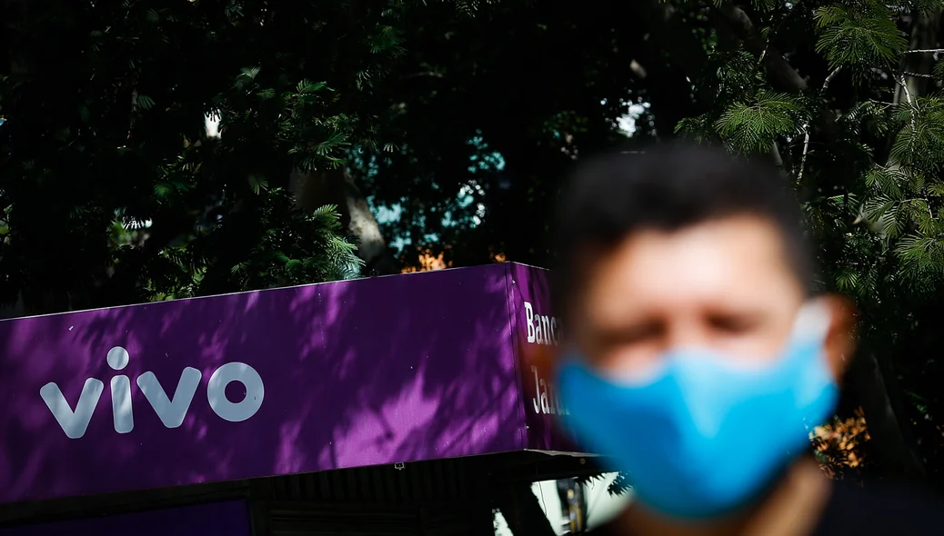 Manifestante na praça em Teresina