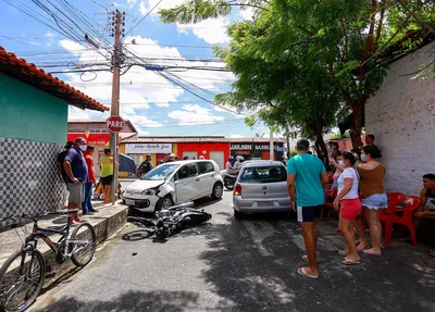 Colisão entre carro e moto no bairro promorar em Teresina