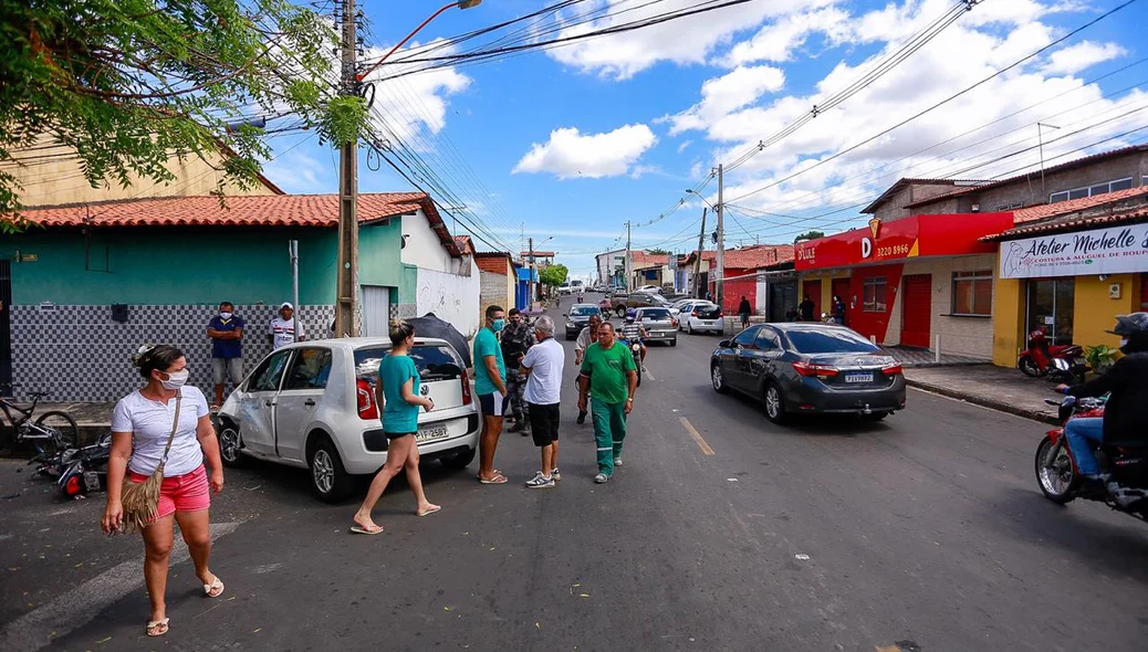 Colisão no bairro Promorar