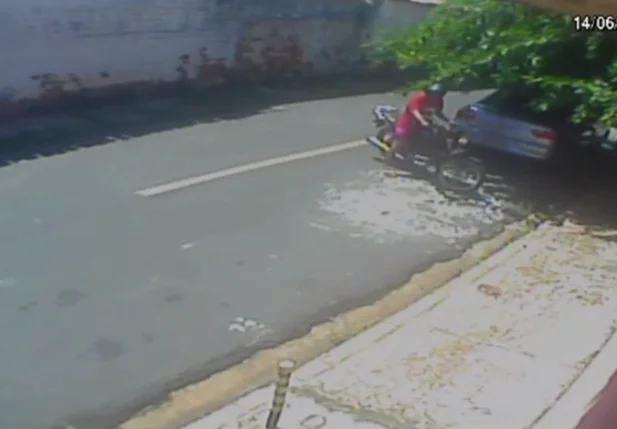 Bandidos tentam roubar carro de policial no Parque Piauí