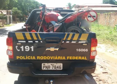 Motocicleta apreendida pela PRF havia sido roubada em 2010