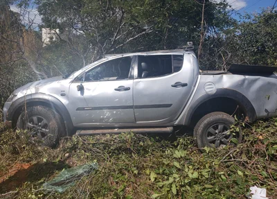 Motorista perde o controle do carro e morre após acidente.