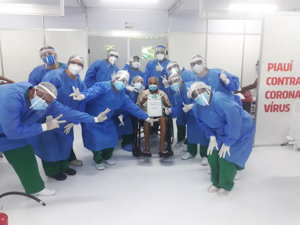Idoso de 83 anos recebeu alta no Hospital de  Campanha do Verdão
