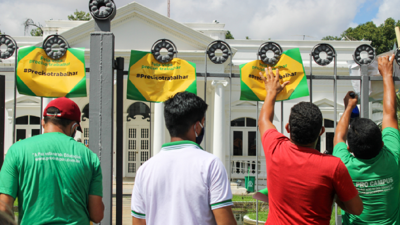 Protesto no Palácio de Karnak