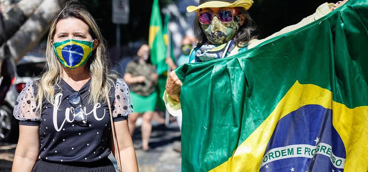 Manifestação de empresários pela reabertura do comércio