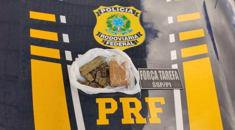 Material apreendido na ação policial
