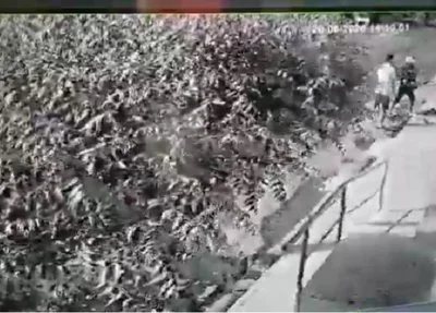 Momento em que o policial é baleado