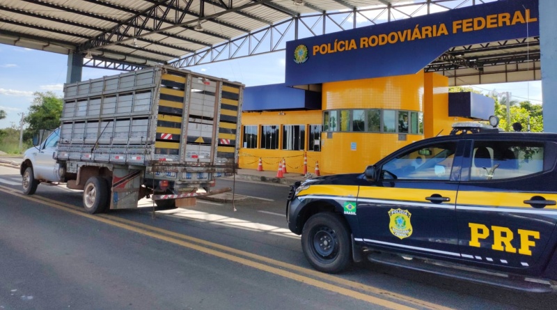 PRF prende idoso com veículo de carga roubado na BR 343