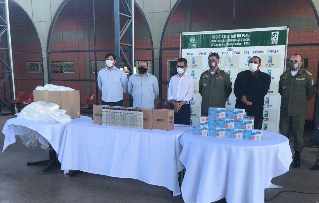 Entrega de equipamentos para os policiais do Piauí