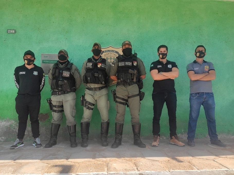 Equipes que participaram da operação policial