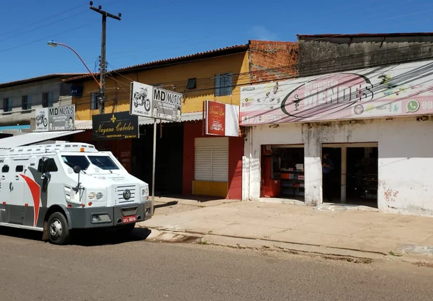Criminosos tentam roubar carro-forte na zona leste de Teresina