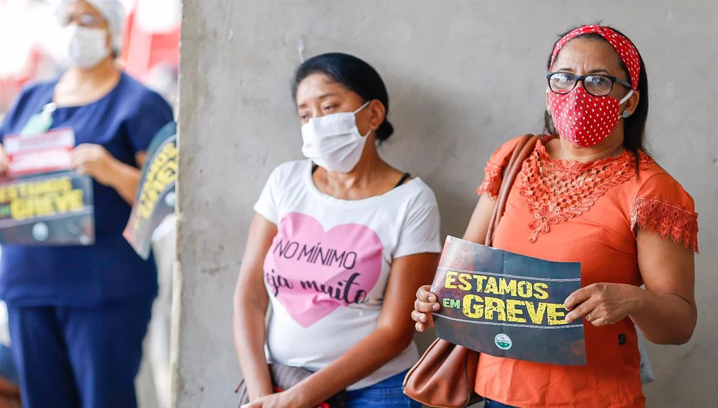 Profissionais de saúde estão em greve