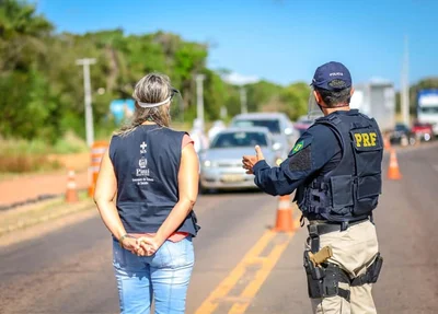 PRF controlando o trânsito 