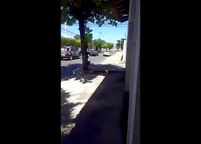 Assaltantes fugindo da PM em carro roubado