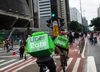Entregadores do uber eats