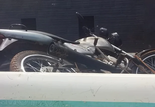 Motocicleta recuperada pela Polícia Militar