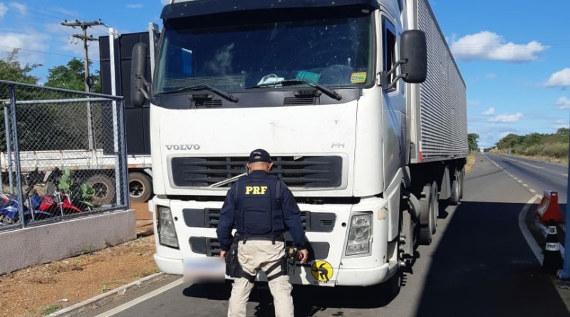 Veículo de Carga recuperado pela PRF