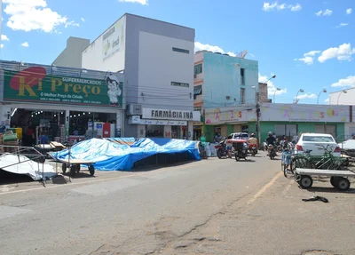 Bancas foram desmontadas por determinação da Prefeitura