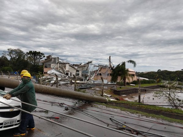 Ciclone bomba mata 10 pessoas e deixa rastro de destruição no Sul ...