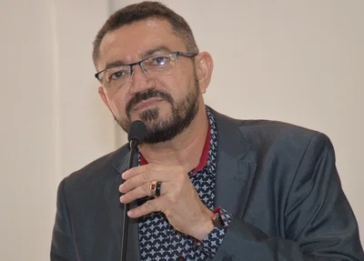 Padre Walmir é obrigado a readmitir contratados