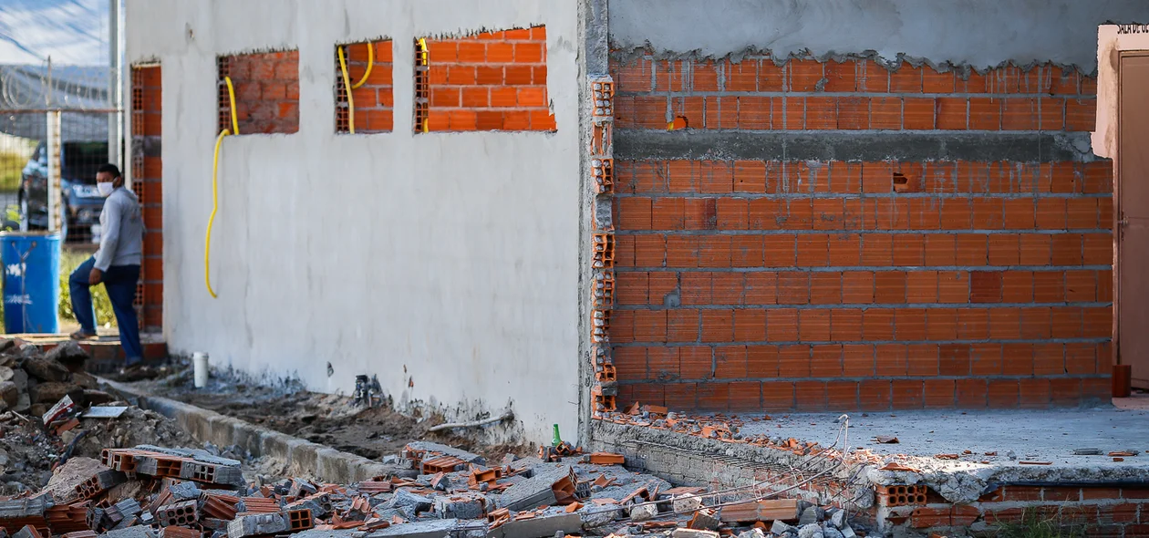 Muro de posto na Marechal 