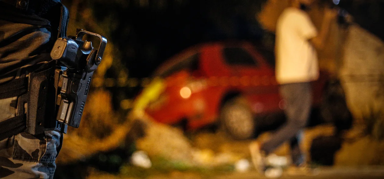 Policial foi alvejado com vários tiros 