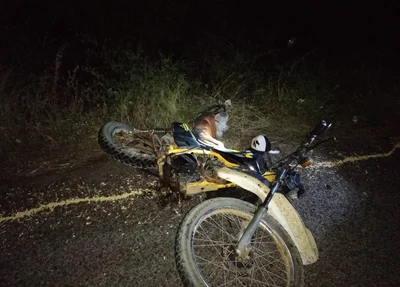 Motocicleta ficou completamente destruída