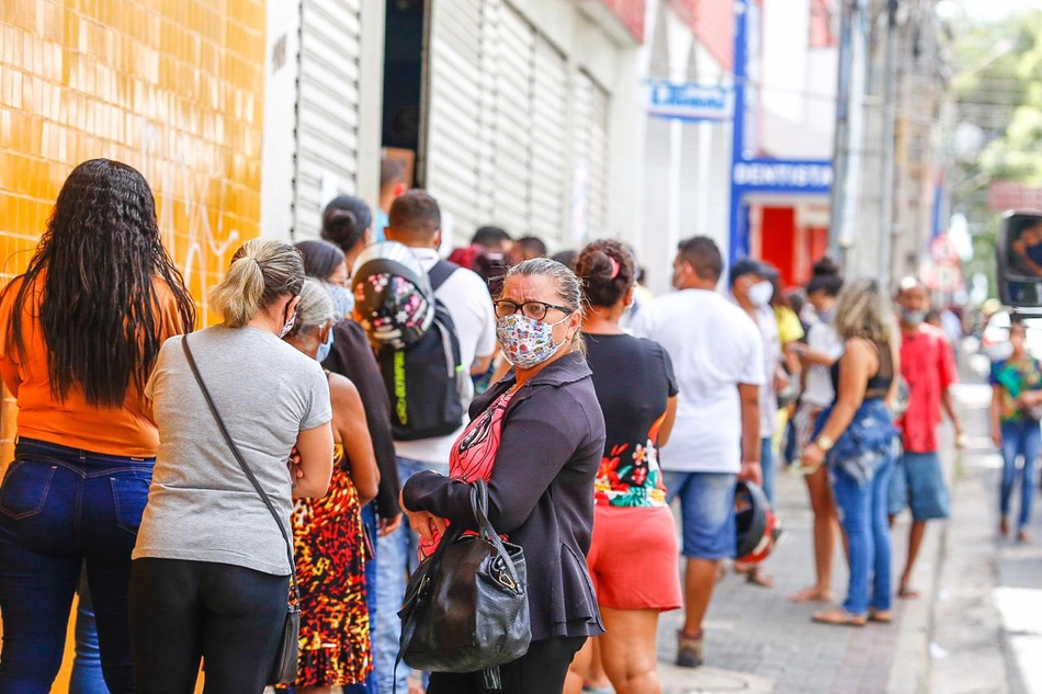 Fila em loja no centro de Teresina