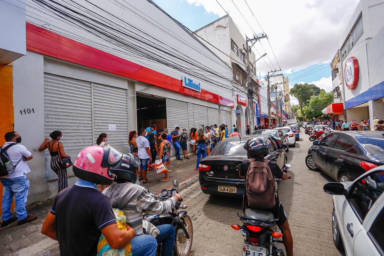 Grande movimentação no centro de Teresina